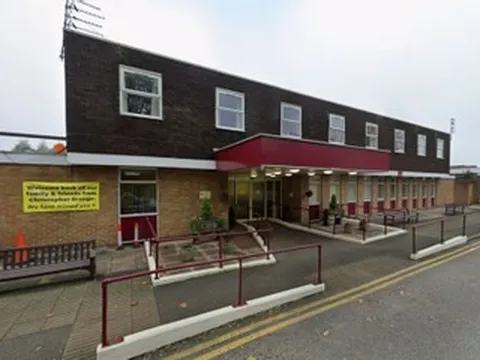 Người già bị bỏ đói, tháng tắm 1 lần tại viện dưỡng lão gây phẫn nộ