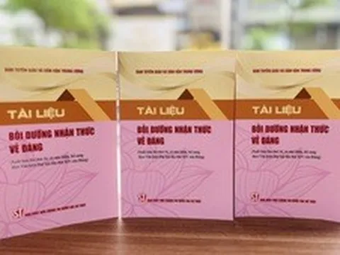 Hành trang lý luận mới cho người ưu tú vào Đảng