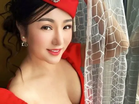 Hoa hậu Hà Kiều Anh tuổi 50 trẻ đẹp, danh hài Thúy Nga hở bạo