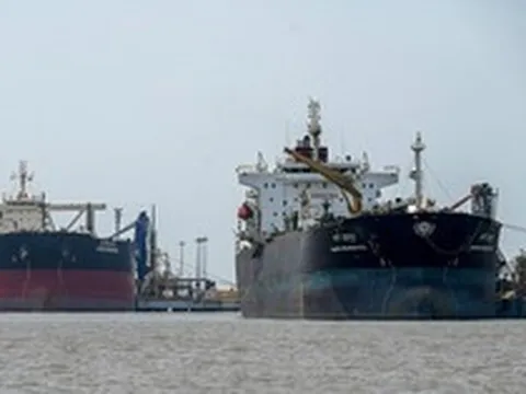 Iran 'bật đèn xanh' cho một quốc gia Trung Đông 'anh em': 3 triệu thùng dầu/ngày sắp băng băng qua eo biển Hormuz giải cơn khát dầu toàn cầu