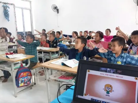 Lớp học đặc biệt nơi cô trò chưa từng gặp mặt