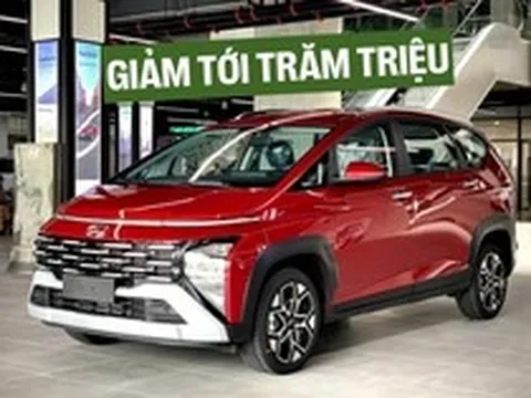 Hàng loạt MPV đua giảm giá, có mẫu ưu đãi tới cả trăm triệu, lăn bánh chỉ như giá niêm yết