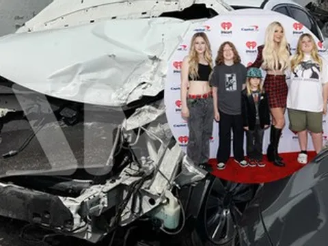 Nữ diễn viên 53 tuổi cùng 7 người nhập viện sau khi bị xe tông