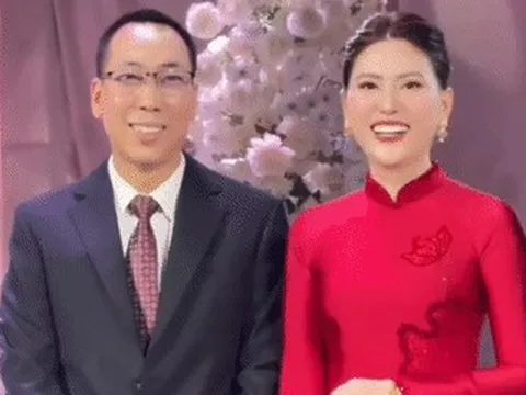 'Bà sui' U50 đẹp quý phái, hút 2,3 triệu lượt xem trong đám cưới ở Hà Nội