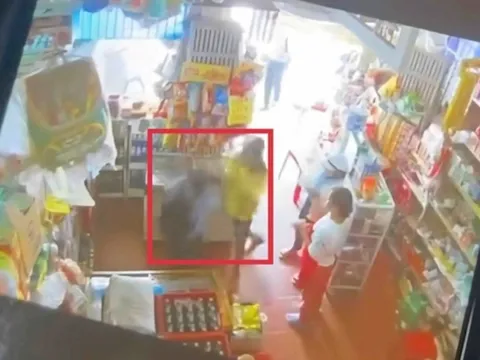 Làm rõ thông tin học sinh bị đánh tại tiệm tạp hoá