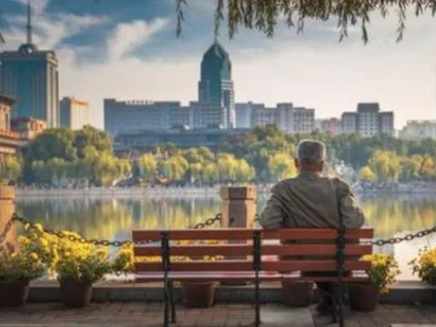 Tuổi già an nhàn của cụ ông sống một mình: 'Lương hưu đáng tin hơn con cái'