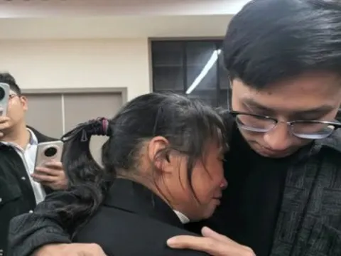 33 năm mới tìm được con, bố liệt giường xúc động bỗng đi lại được