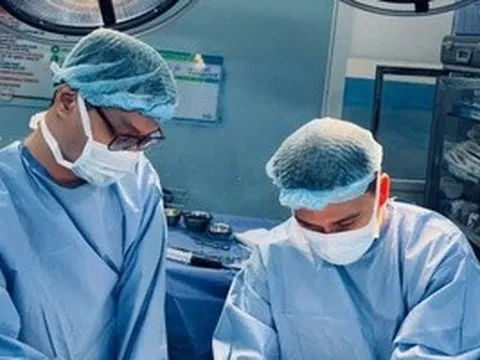 Hoại tử vùng kín do đái tháo đường kiểm soát kém