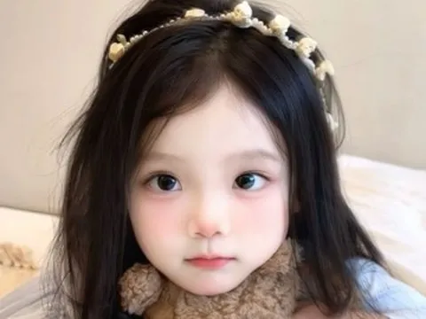 Bà nội định đặt tên cho cháu là Đỗ Thị Hồng Xiêm, nhân viên sửa thành cái tên rất dịu dàng, thanh cao