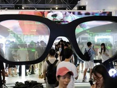 Kính AI Trung Quốc và tham vọng lật đổ đế chế Meta