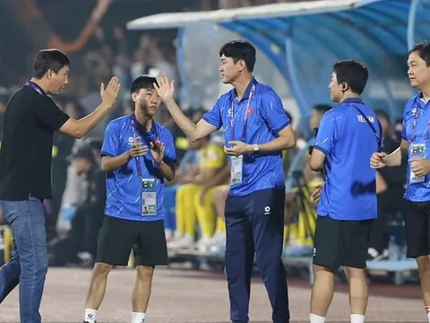 Tuyển Việt Nam đối mặt khoảng trống lớn khi một "người đặc biệt" nói lời chia tay
