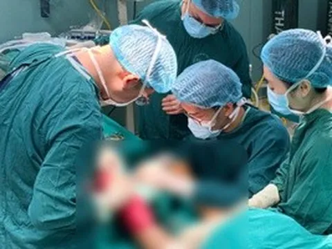 Xe tải 10 tấn chèn qua, cô gái suýt mất chân vì chấn thương “ẩn”