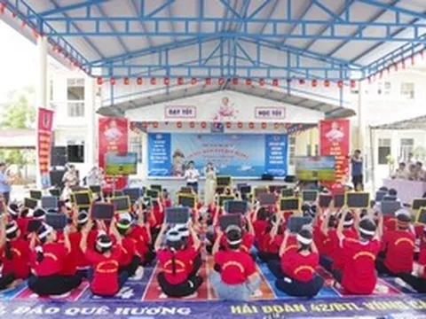 Vun đắp tình yêu biển đảo quê hương