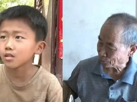 Cậu bé 9 tuổi giấu thịt ở trường mang về cho ông, cô giáo nói câu xúc động