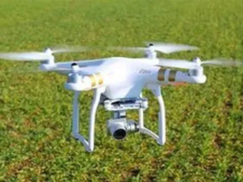 Drone trong nông nghiệp: Lợi ích lớn; thách thức không nhỏ
