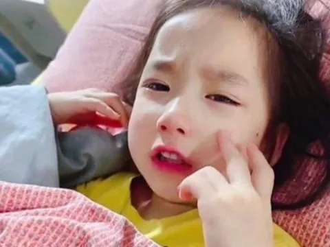 Con gái khóc lóc xin mẹ: "Đổi bố khác cho con!", lý do khiến mẹ bật cười