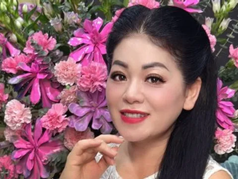 Tiến sĩ Anh Thơ trẻ đẹp tuổi 50, Cục trưởng Xuân Bắc khoe mâm cơm đạm bạc