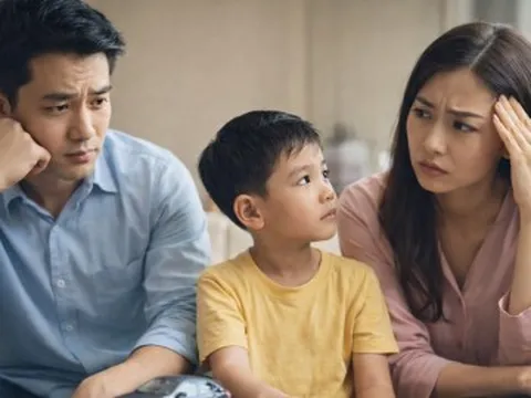 Vợ đòi đi ôtô mọi lúc, tôi lo con quen sống hưởng thụ