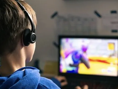 Cảnh báo nóng sau vụ thiếu niên tử vong vì "cày" game xuyên đêm