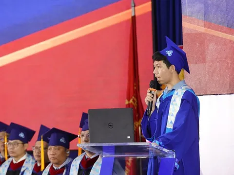 Chân dung nam sinh tốt nghiệp 'thần tốc' ĐH Bách khoa TP.HCM