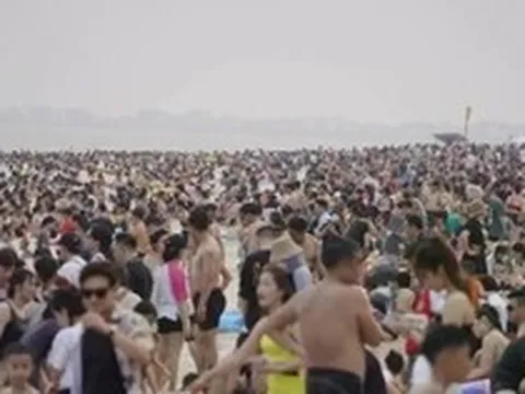 Cô Tô 'cháy' phòng, du thuyền Hạ Long sắp hết chỗ