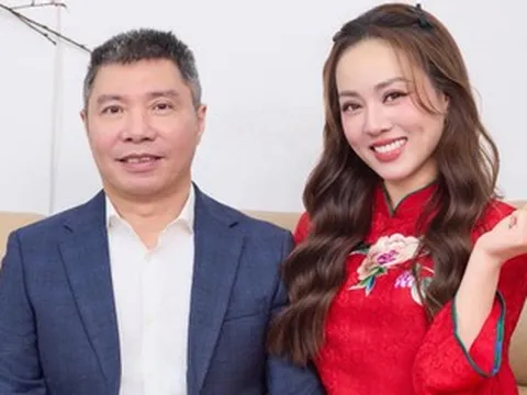 Vợ NSND Công Lý lên tiếng chuyện không có con, diva Hồng Nhung quý phái