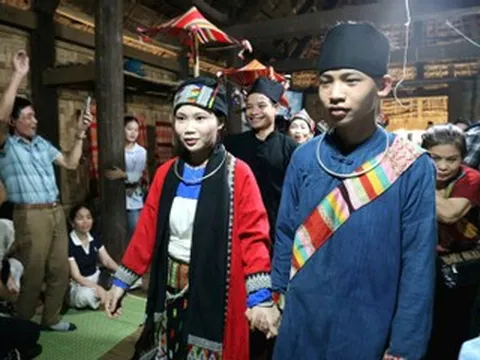 Cưới 2 lần, ở rể 3 năm: Chuyện lạ mà sâu sắc trong hôn nhân người Thái xứ Thanh