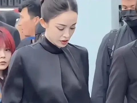 Cổ Lực Na Trát gây tranh luận về trang phục