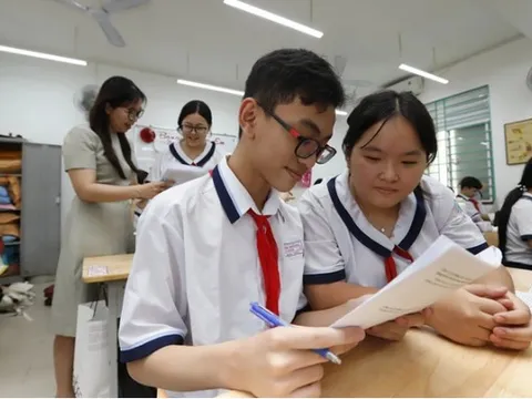 15 trường THPT Hà Nội vượt hơn 5.000 lượt đăng ký vào lớp 10, tỉ lệ chọi thực tế gây bất ngờ