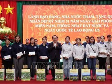 Trưởng Ban Tuyên giáo và Dân vận Trung ương Trịnh Văn Quyết tiếp xúc cử tri tại Tuyên Quang