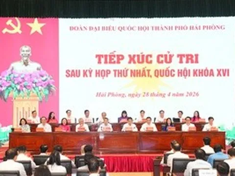 Thủ tướng Lê Minh Hưng tiếp xúc cử tri, tặng quà công nhân lao động Hải Phòng