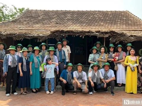 Người dân xúc động khi đến thăm ngôi nhà tuổi thơ của Đại tướng Võ Nguyên Giáp