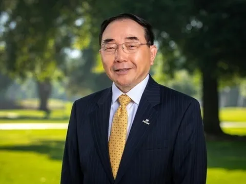 Xách một vali sang Mỹ, chàng trai nông thôn thành hiệu trưởng đại học