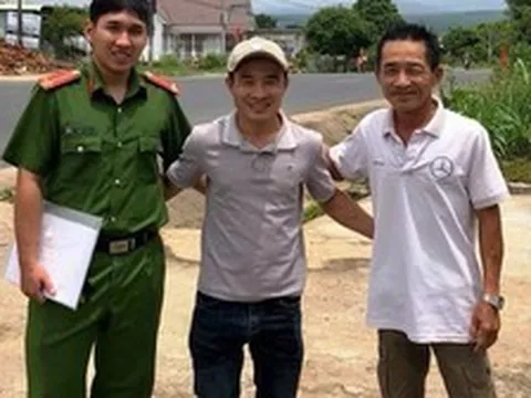 Người đàn ông tìm lại gia đình sau 34 năm mất liên lạc