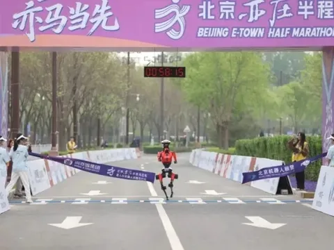 Robot Trung Quốc 'tăng tốc' quá nhanh