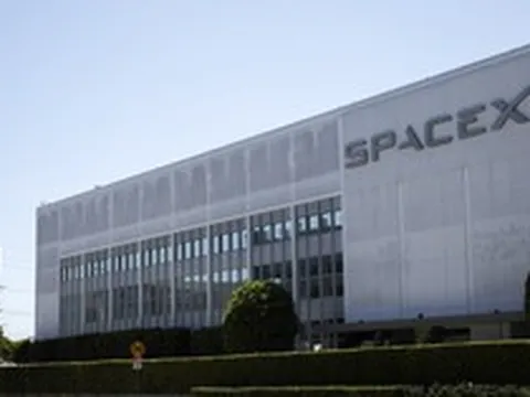 SpaceX muốn tự xây nhà máy chip 119 tỷ USD vì không mua đủ ở đâu