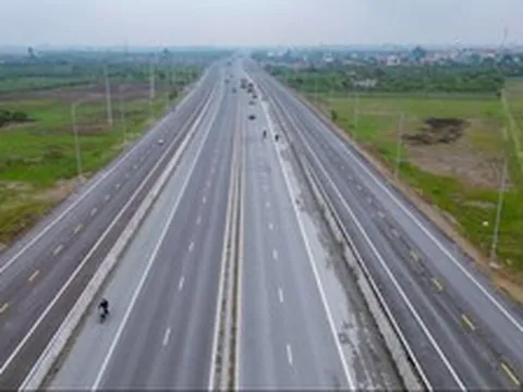 Việt Nam có một tuyến đường rộng kỷ lục 14 làn xe, kết nối 2 cao tốc trị giá 2,4 tỷ USD