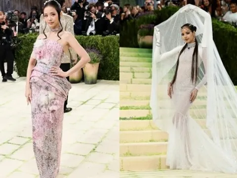 Lisa gây choáng với đầm 3D độc lạ, Jisoo hóa công chúa tại Met Gala 2026