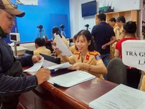 Cách đổi bằng lái xe ô tô, xe máy tại nhà mới nhất năm 2026