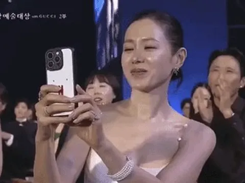Câu nói ngọt ngào của Hyun Bin khiến khán phòng vỡ òa còn Son Ye Jin cười tít mắt