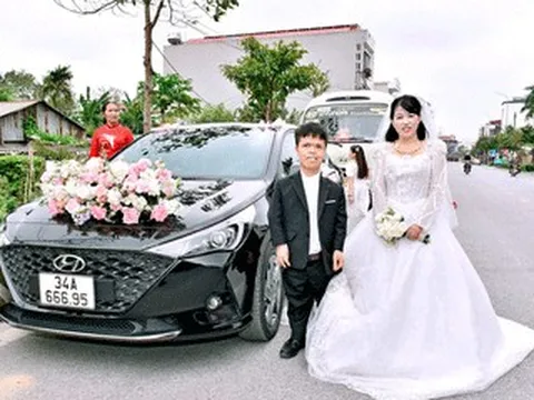Chàng trai 1m30 vượt 400km cưới cô gái Nghệ An sau 8 năm yêu