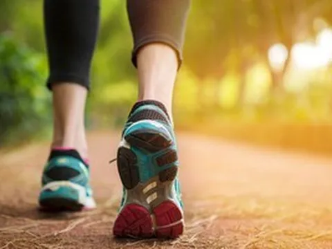 Cách đi bộ giúp không mập trở lại sau khi giảm cân