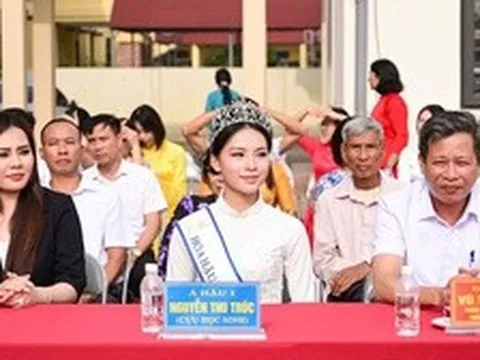 Á hậu Thu Trúc cùng hoa hậu Phan Kim Oanh về Thanh Hóa tri ân thầy cô