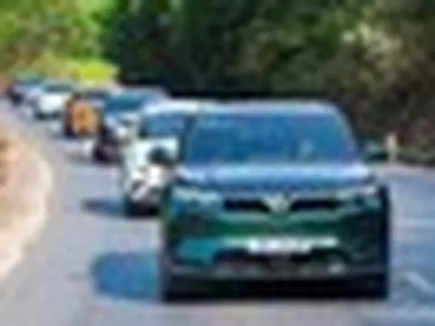 Bán xe 'mát tay' như tỷ phú Phạm Nhật Vượng: Mỗi ngày người Việt mua hơn 800 xe VinFast, Limo Green thành 'ngôi sao' mới