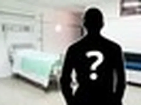 Tình hình danh hài đột quỵ xuất huyết não đến mức phải nằm ICU, hôn mê trong lúc nợ bảo hiểm y tế