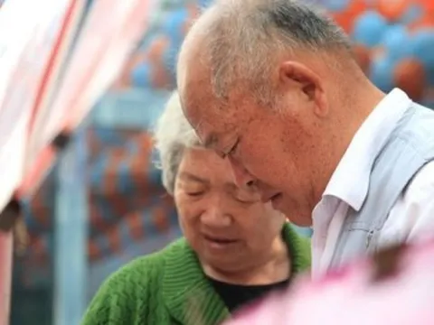 Tôi từng nghĩ nghỉ hưu sống cùng con cháu là hạnh phúc, cho đến ngày phải bán nhà về ở cùng con trai