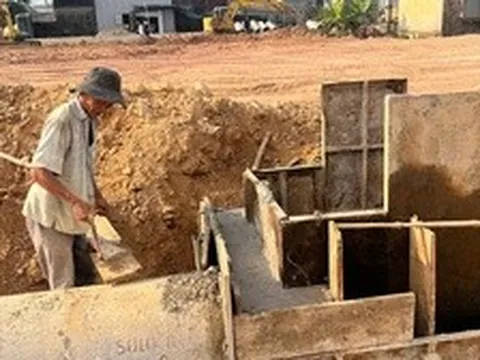 Một chủ đầu tư xin tạm dừng kế hoạch bố trí 1.381 tỉ đồng cho dự án đường sắt tốc độ cao