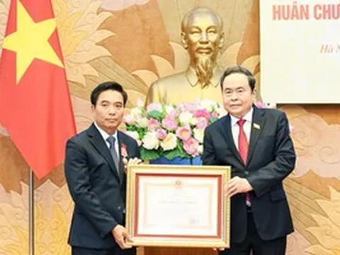 Phó Chủ tịch Quốc hội Nguyễn Doãn Anh nhận Huân chương Lao động hạng Nhất