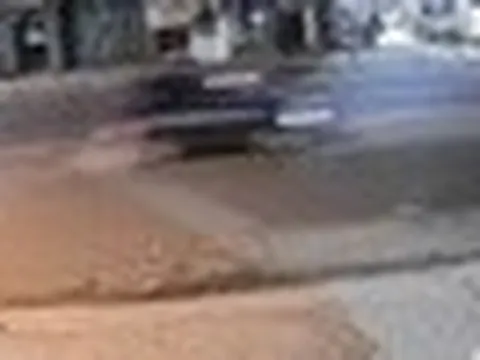 CLIP: Taxi tông một người đi bộ tử vong