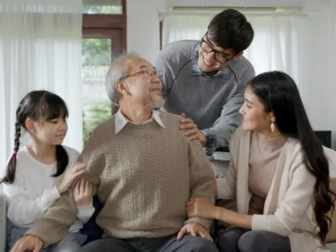 Muốn con cái lớn rồi vẫn hay về nhà, cha mẹ không cần cho tiền, chỉ cần đừng làm 3 việc này!